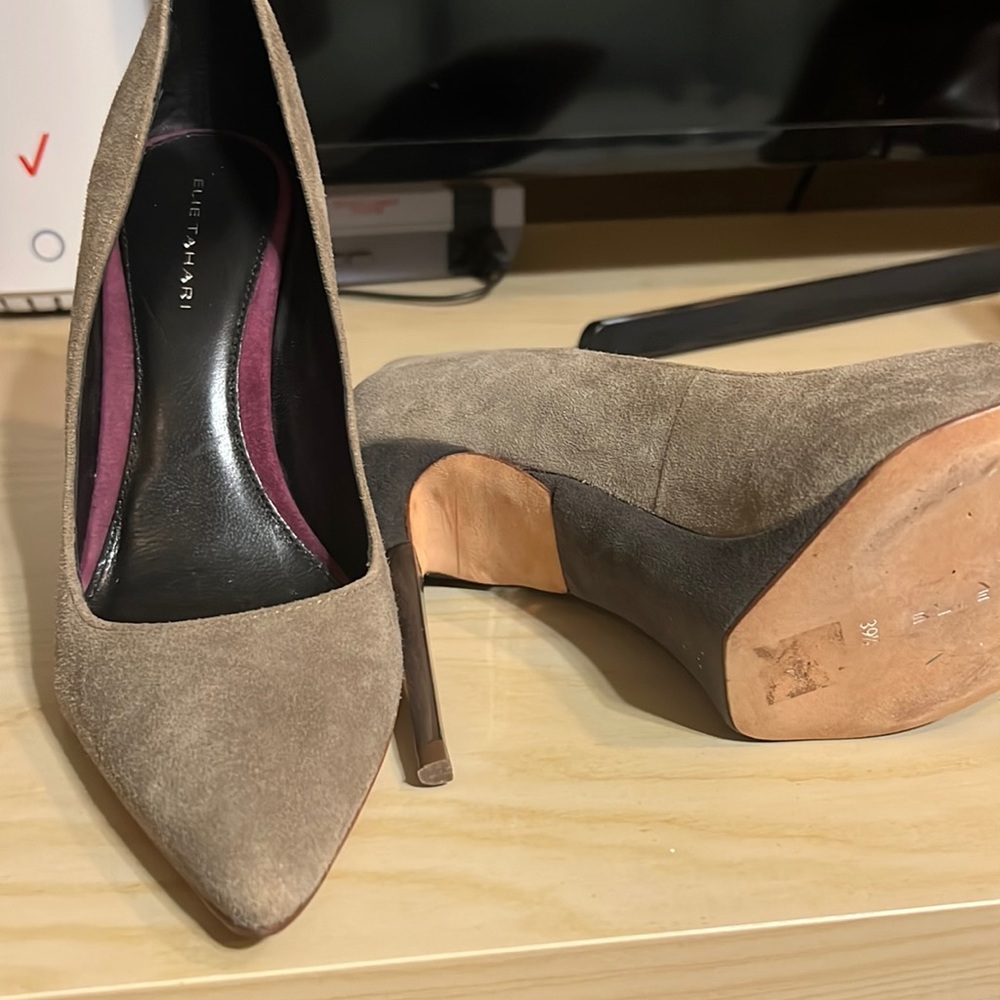 Elegant suede shoes only worn once, right off my shoe closet. No box